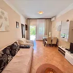 In 43211 Apartment Dramalj