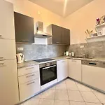 Apartment In 43211 Dramalj