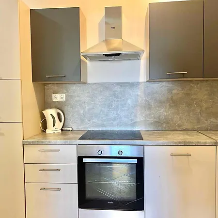 Apartment In 43211 Dramalj