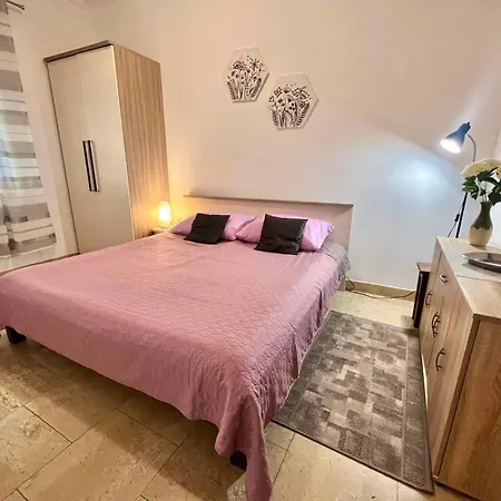 Apartment In 43211