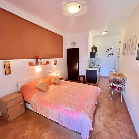 In 43211 Apartment Dramalj